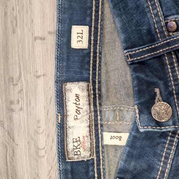 Buckle BKE Payton Boot Cut jeans, size 32 - Picture 8 of 10